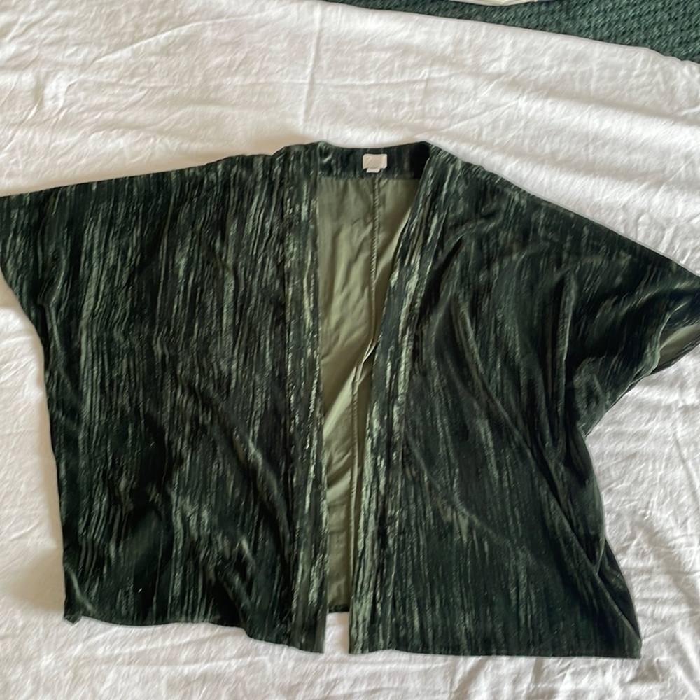 Dark green crushed velvet kimono